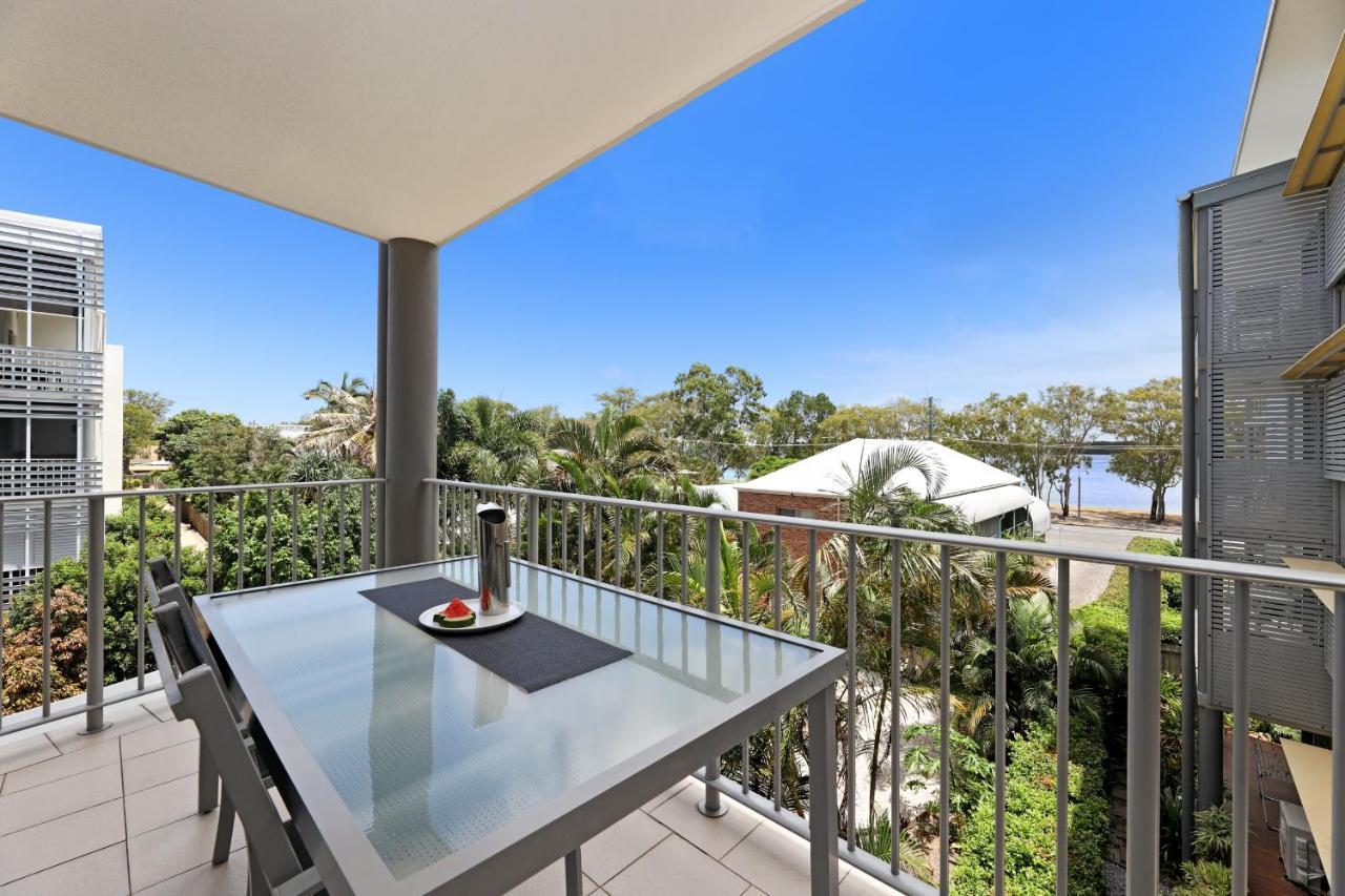 On The Bay Apartments Bongaree Экстерьер фото