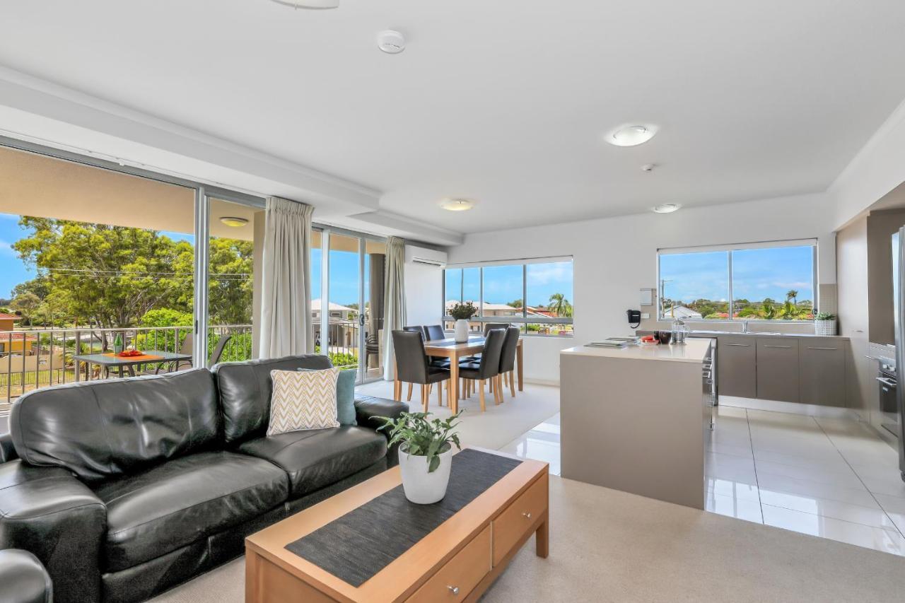 On The Bay Apartments Bongaree Экстерьер фото