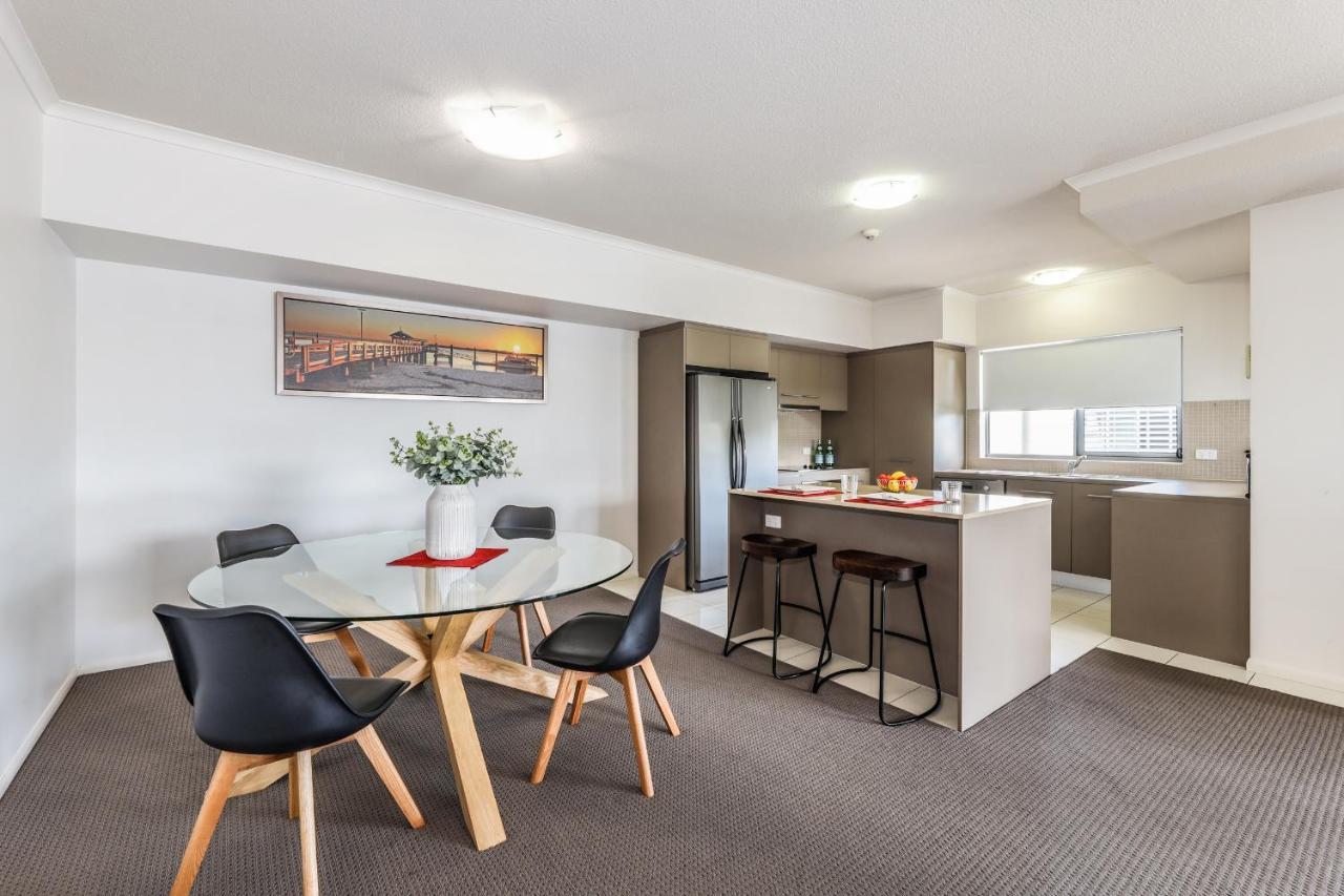 On The Bay Apartments Bongaree Экстерьер фото