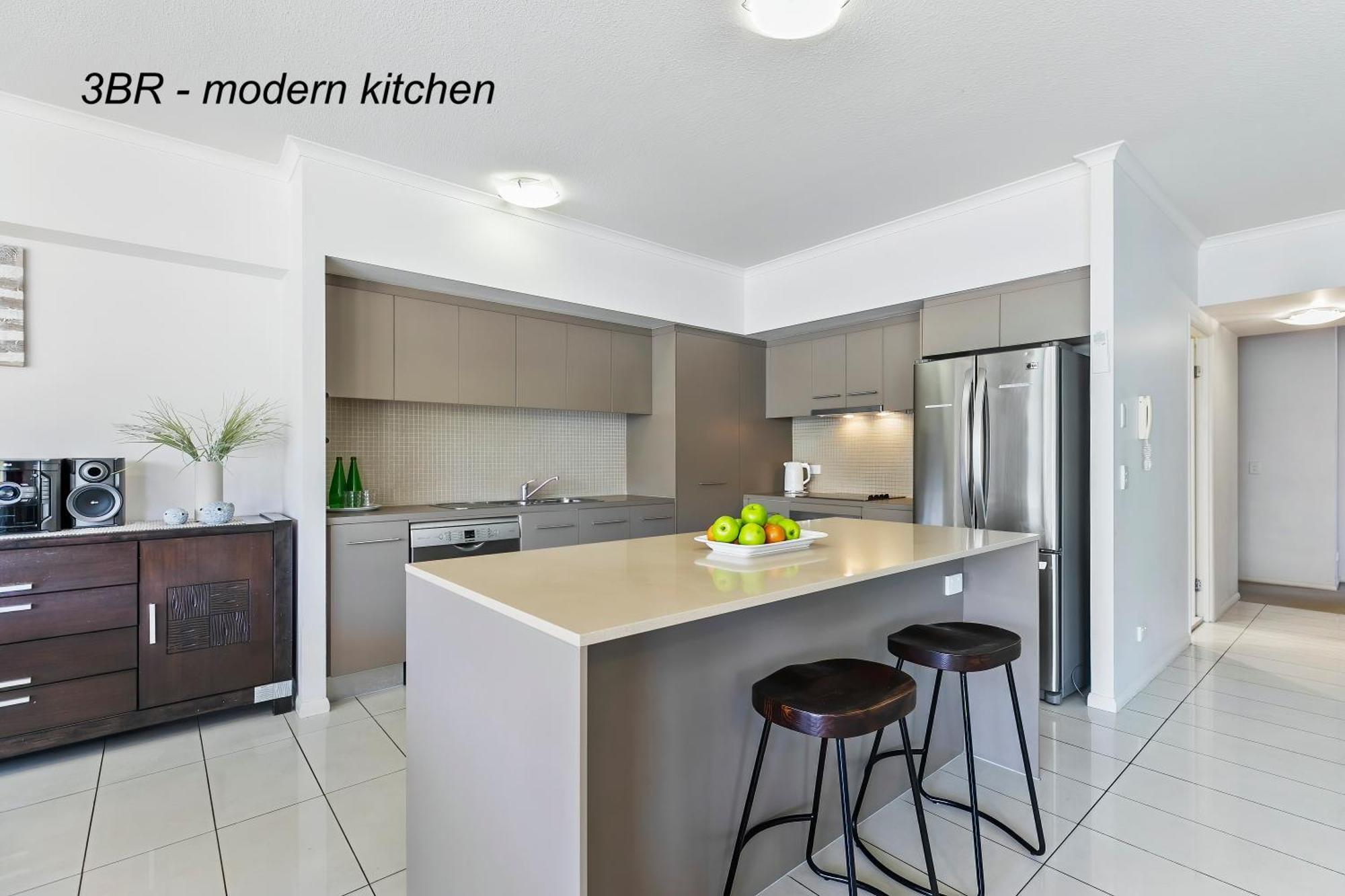 On The Bay Apartments Bongaree Экстерьер фото