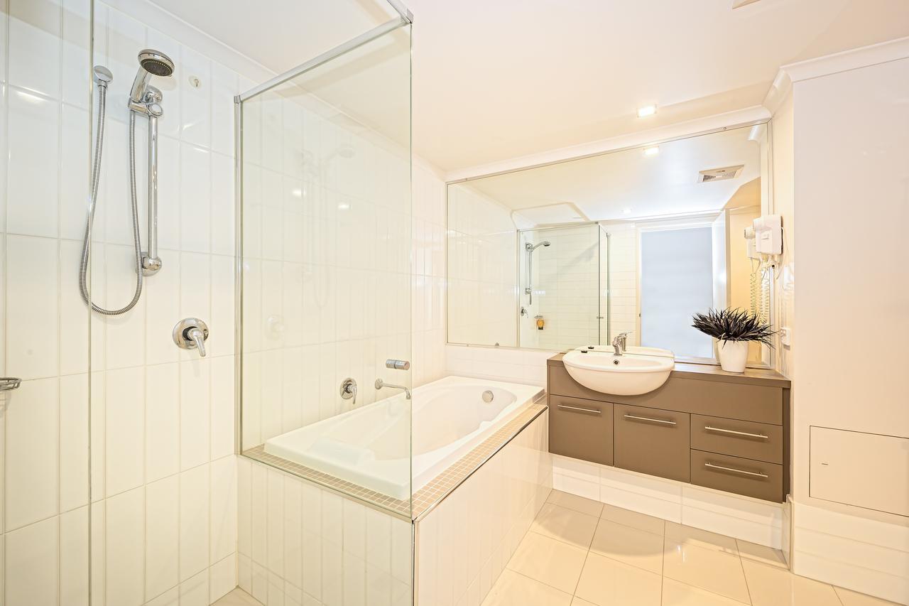 On The Bay Apartments Bongaree Экстерьер фото