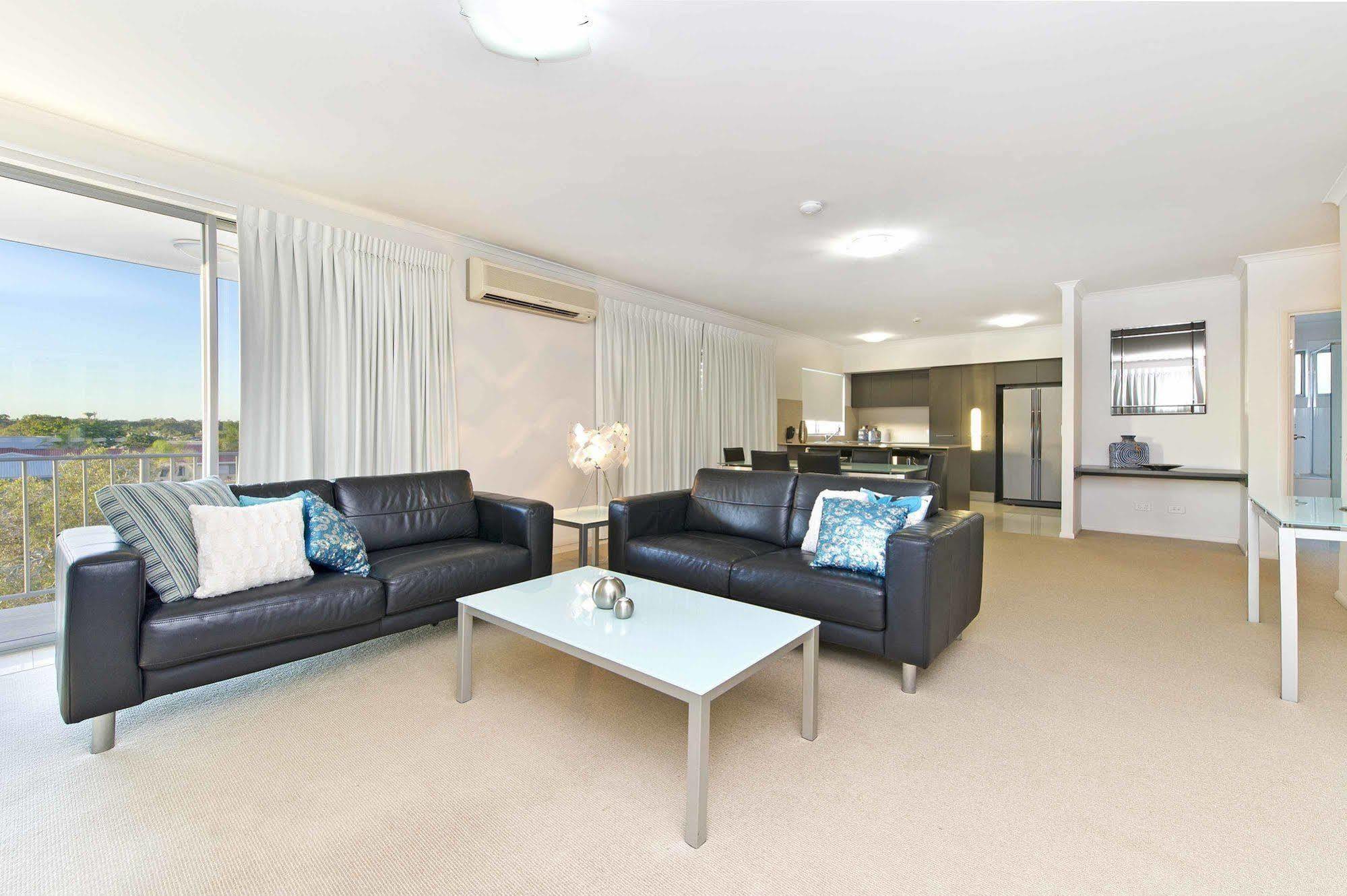 On The Bay Apartments Bongaree Экстерьер фото