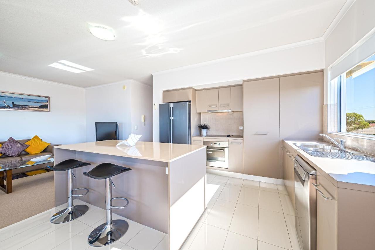 On The Bay Apartments Bongaree Экстерьер фото