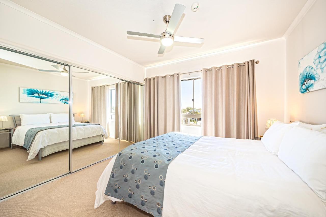 On The Bay Apartments Bongaree Экстерьер фото